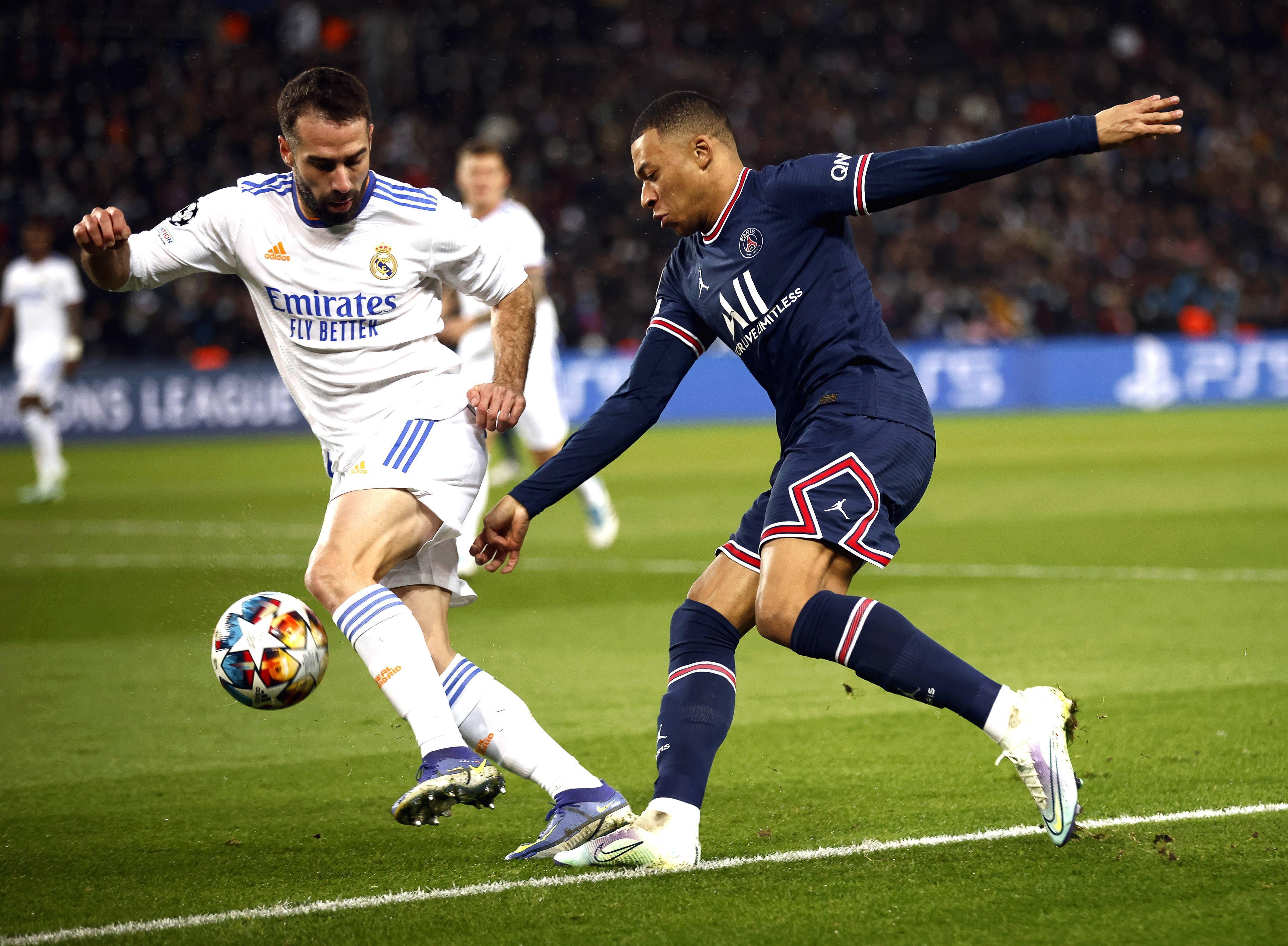 巴黎圣日耳曼险胜曼联，内马尔梅开二度欧冠