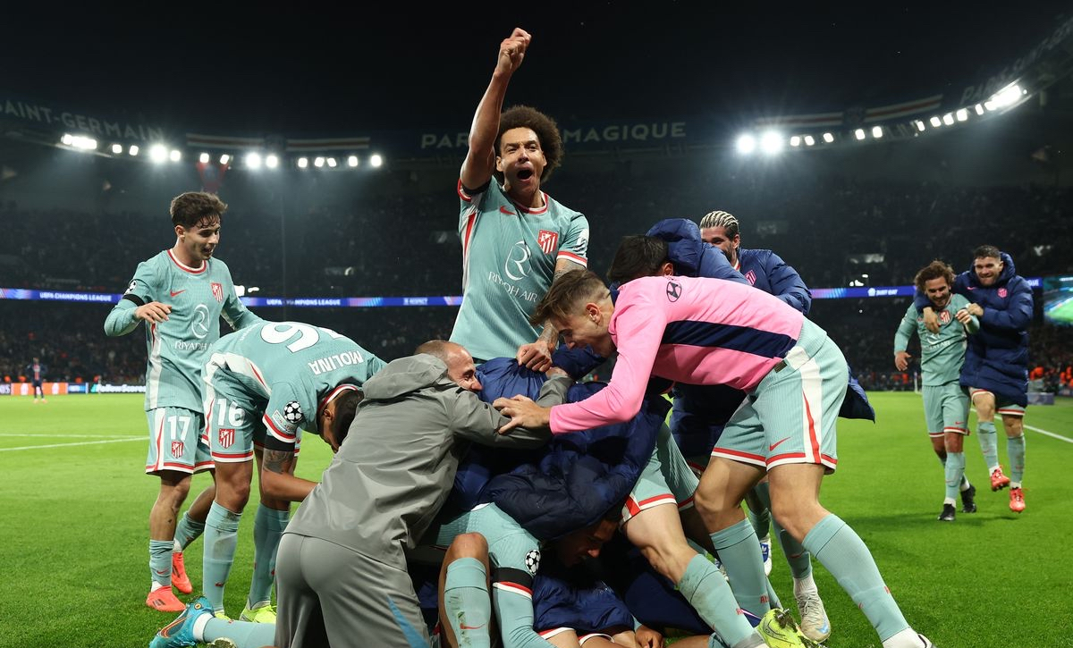 巴黎圣日耳曼险胜曼联，内马尔梅开二度欧冠