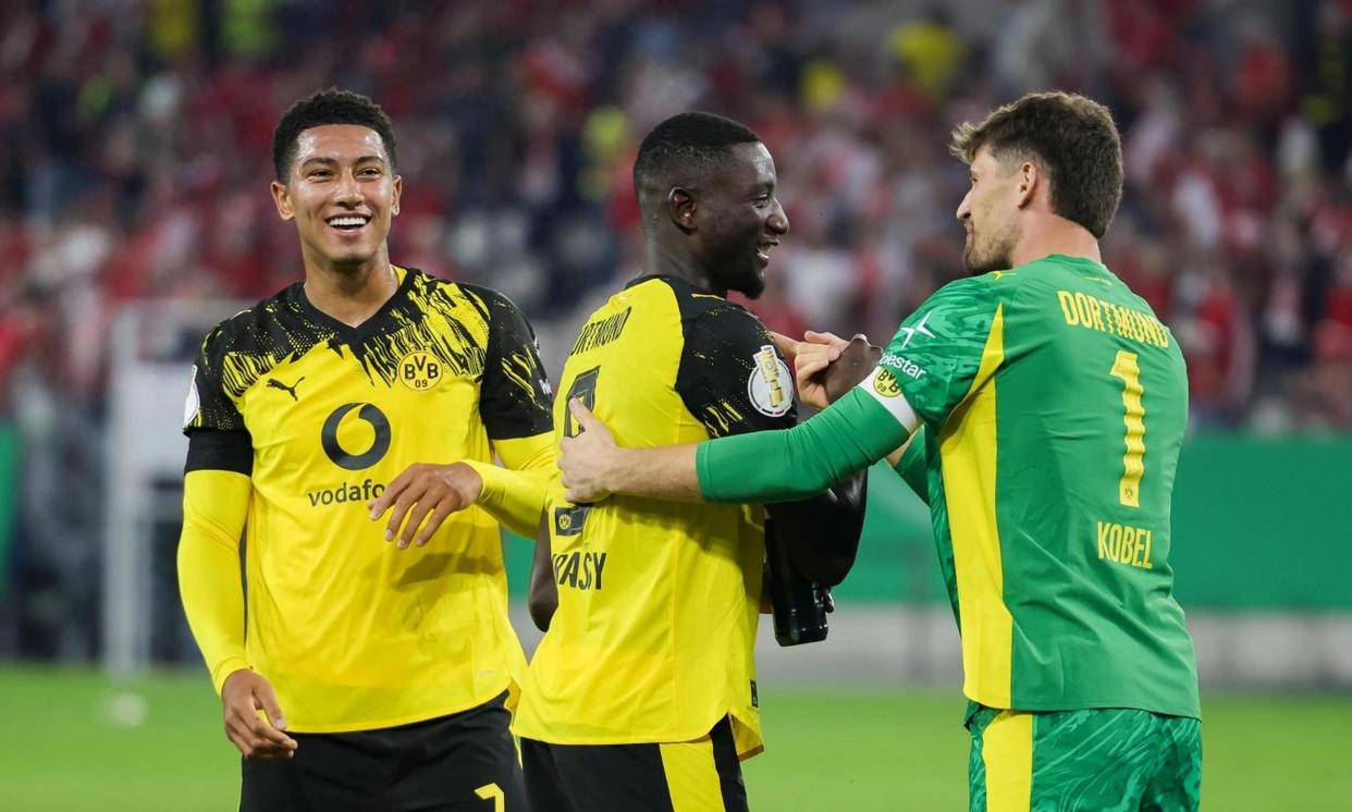 关于曼城横扫韩国,苏亚雷斯状态火热的信息 关于曼城横扫韩国,苏亚雷斯状态火热的信息