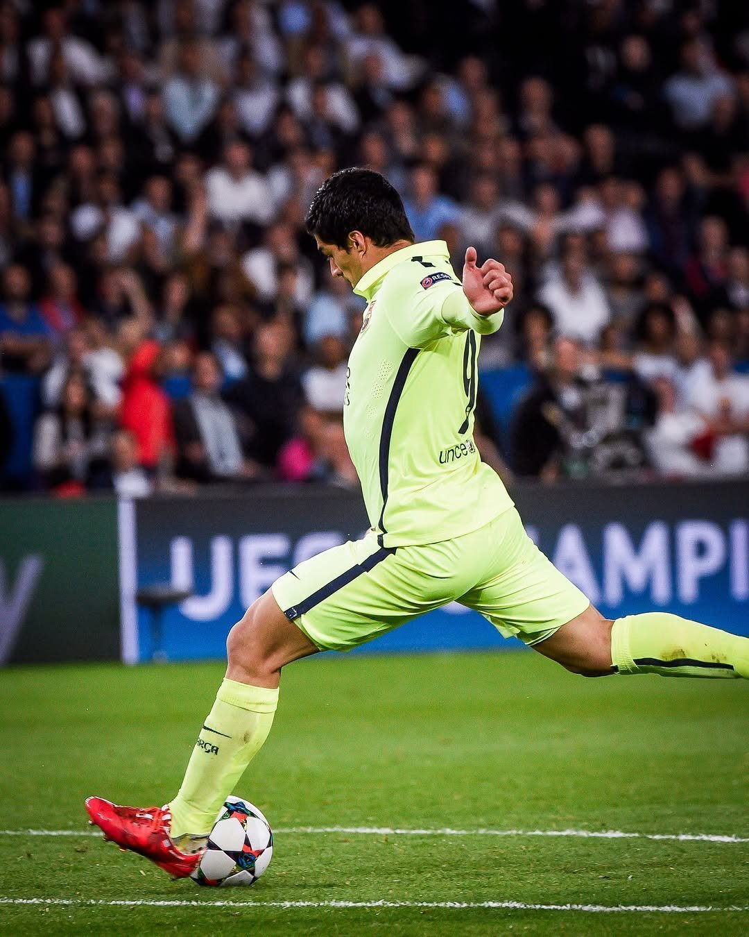 关于曼城横扫韩国,苏亚雷斯状态火热的信息 关于曼城横扫韩国,苏亚雷斯状态火热的信息