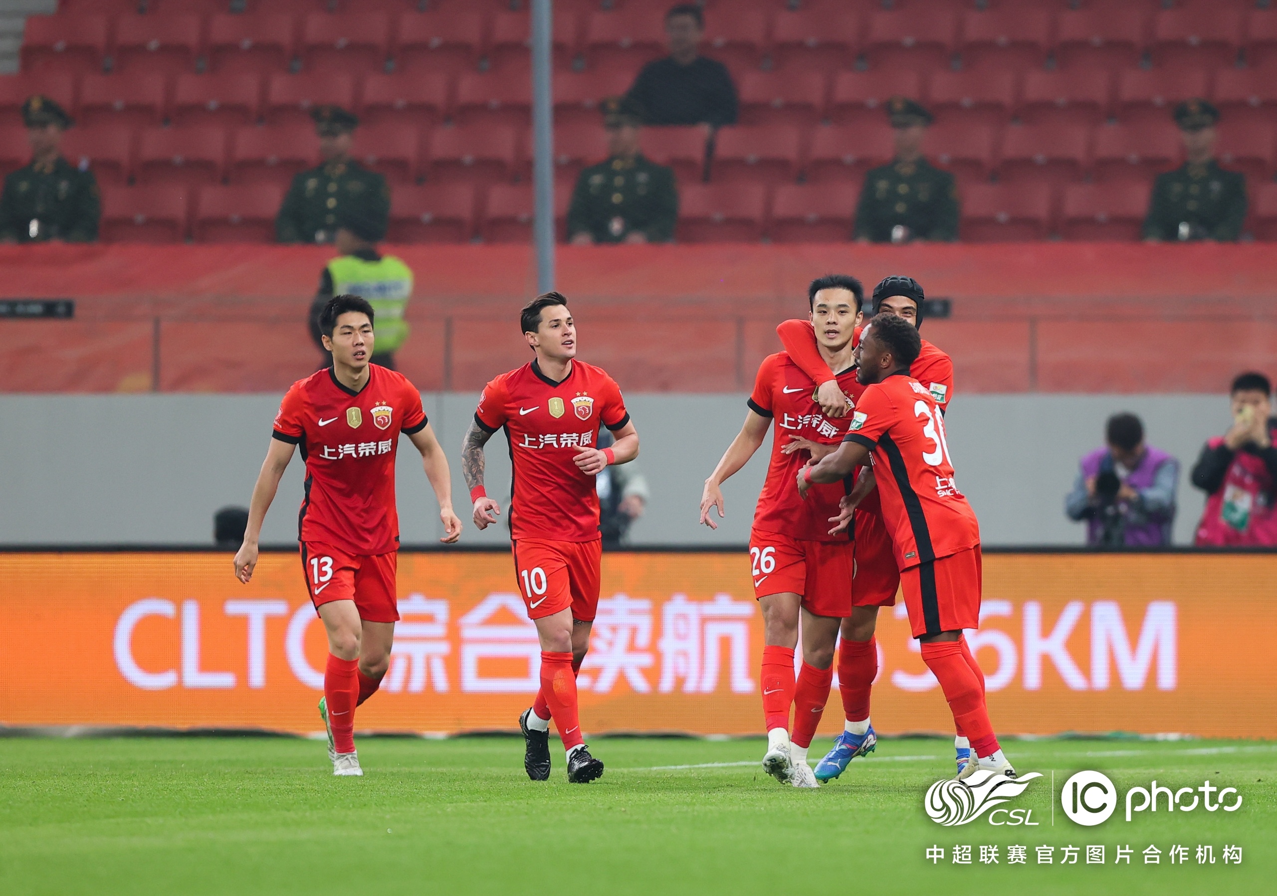 上海绿地申花客场突围,实力争冠展现无畏 上海绿地申花客场突围,实力争冠展现无畏